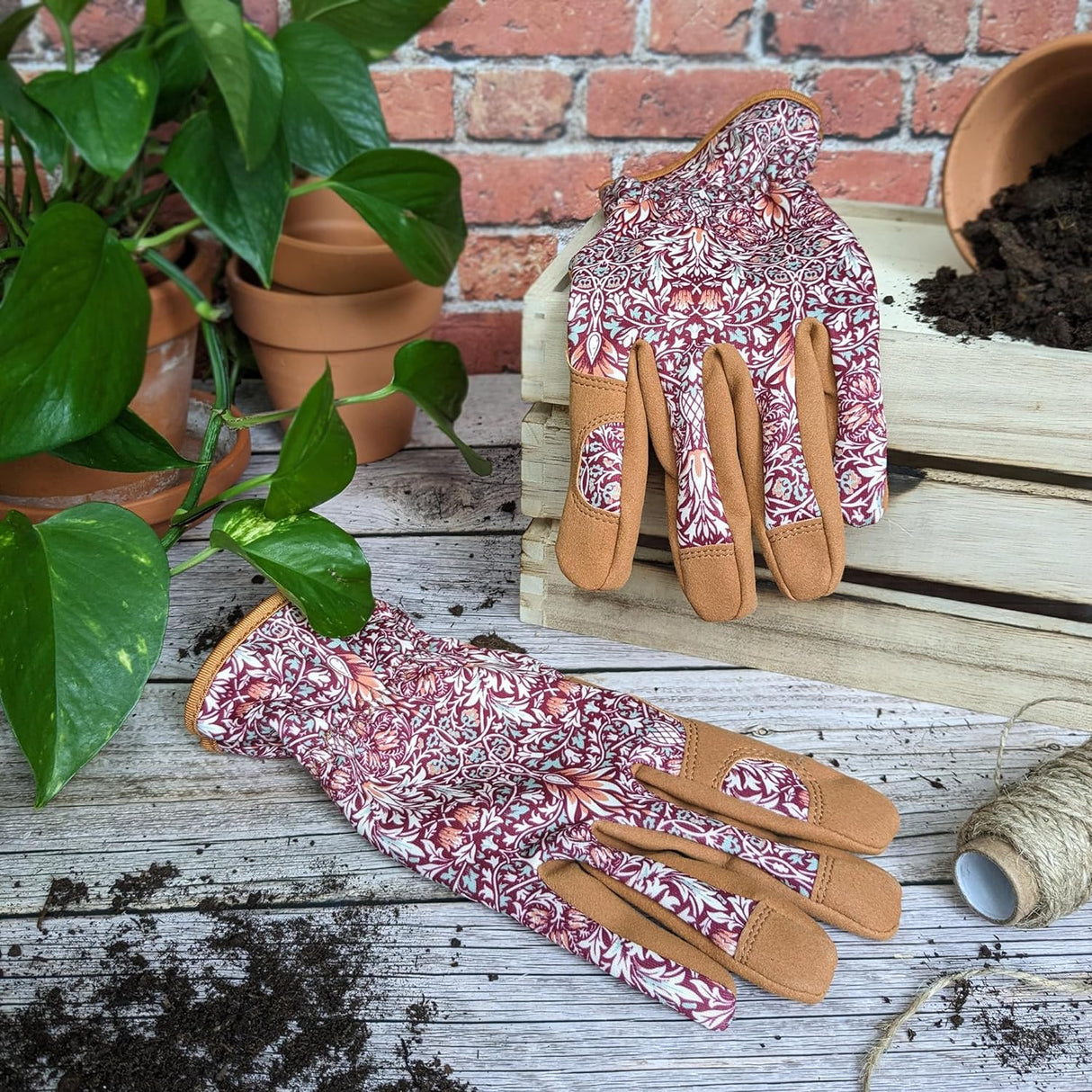 Orange Grove Outdoor Gardening Gloves - William Morris Design