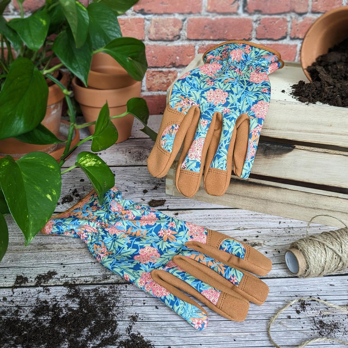 Orange Grove Outdoor Gardening Gloves - William Morris Design