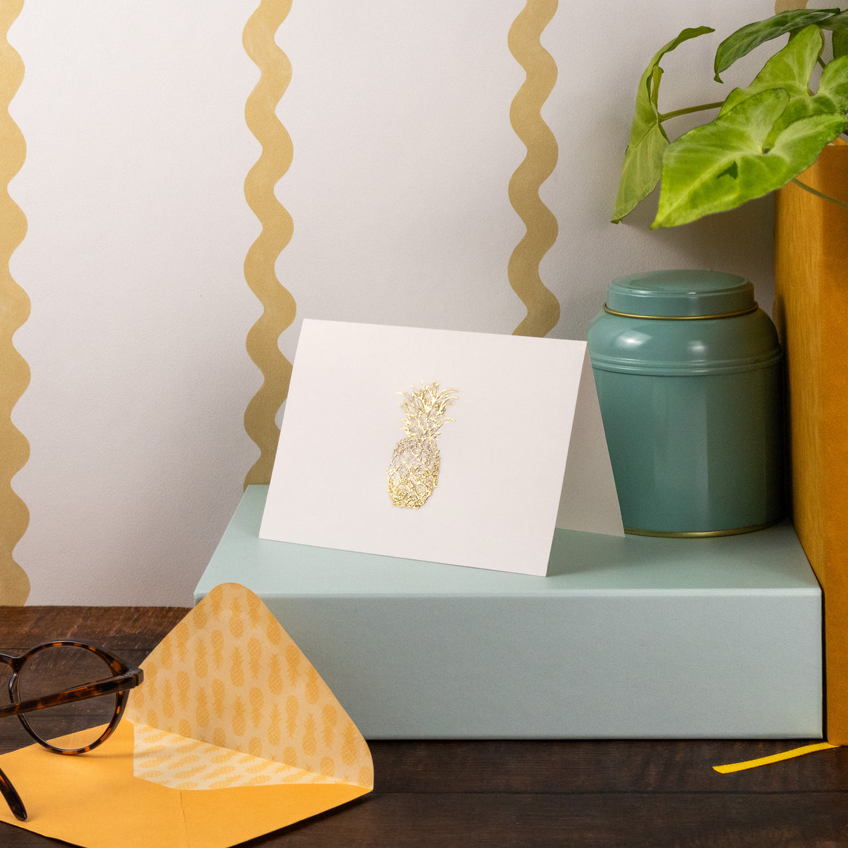12 Notecards and Envelopes in Gift Box - Pineapple Design