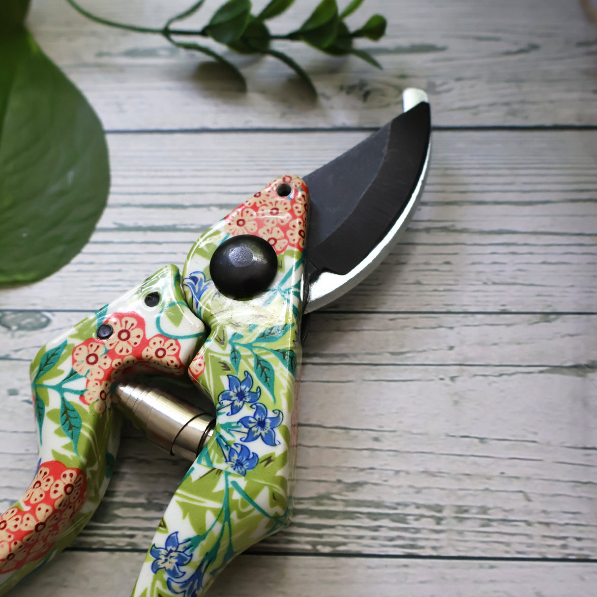 Orange Grove Secateurs - William Morris Jasmine Design
