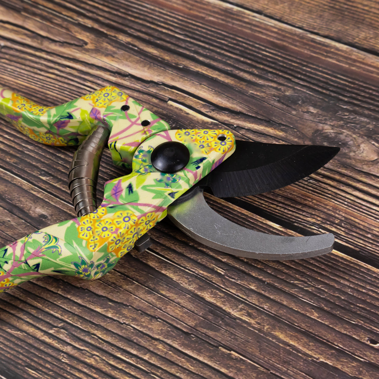 Orange Grove Secateurs - William Morris Jasmine Design