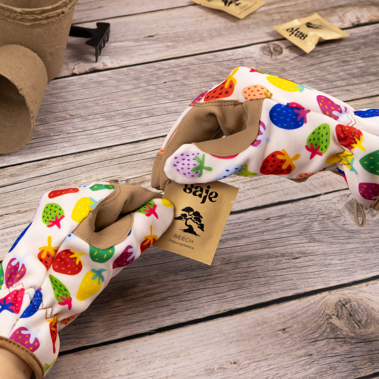 Saje Outdoor Gardening Gloves - Strawberry Mix Design