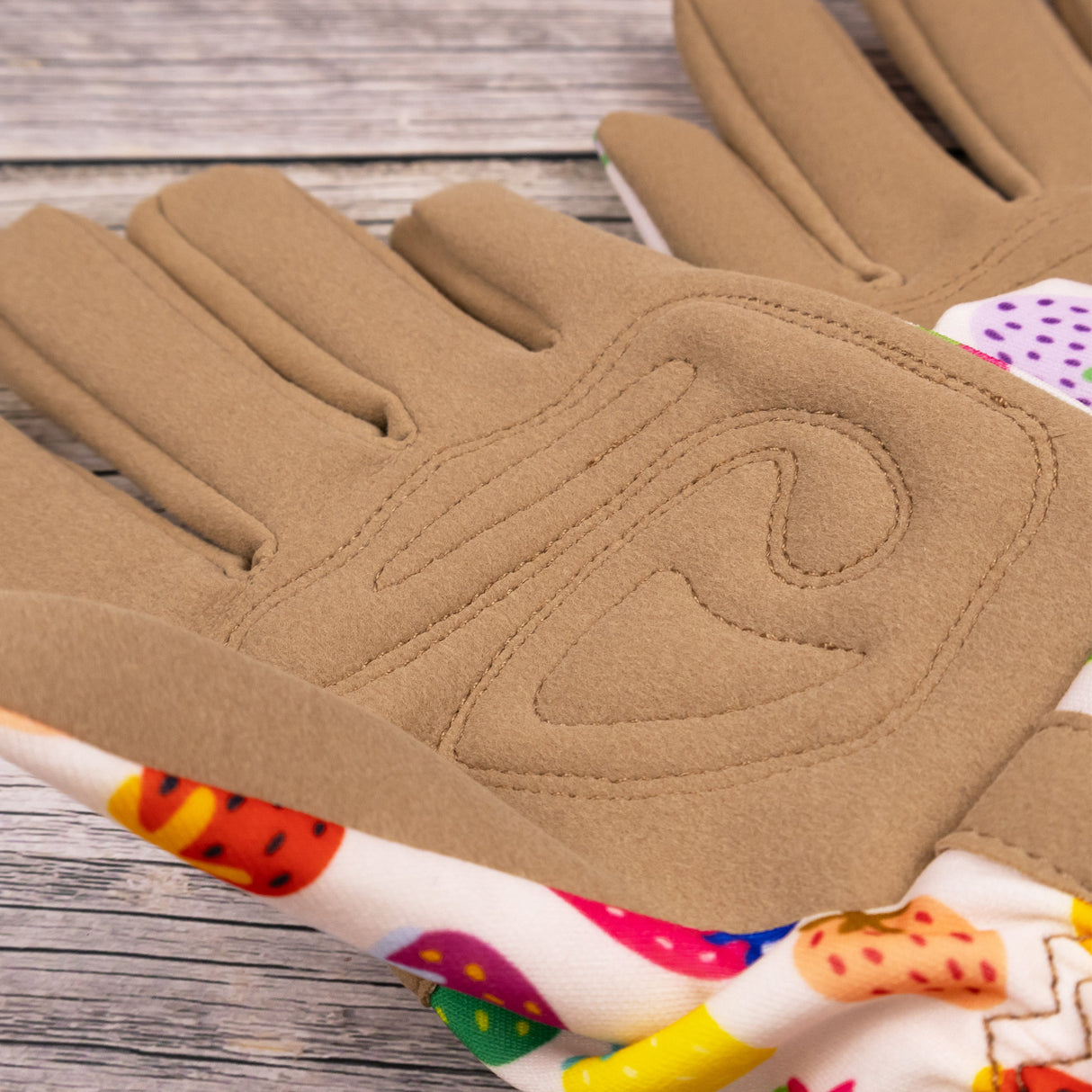 Saje Outdoor Gardening Gloves - Strawberry Mix Design