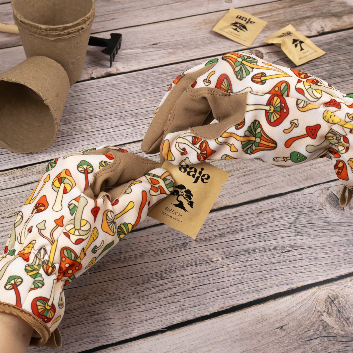 Saje Gardening Gloves - Retro Mushroom Design