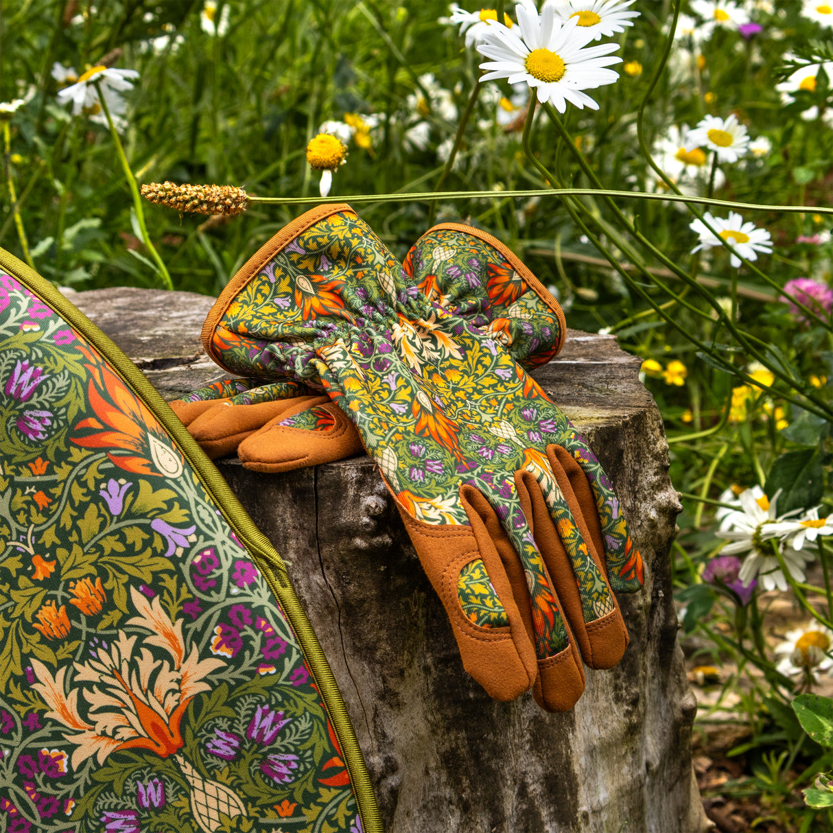Orange Grove Gardening Gloves - Women's One Size – William Morris Snakeshead Design