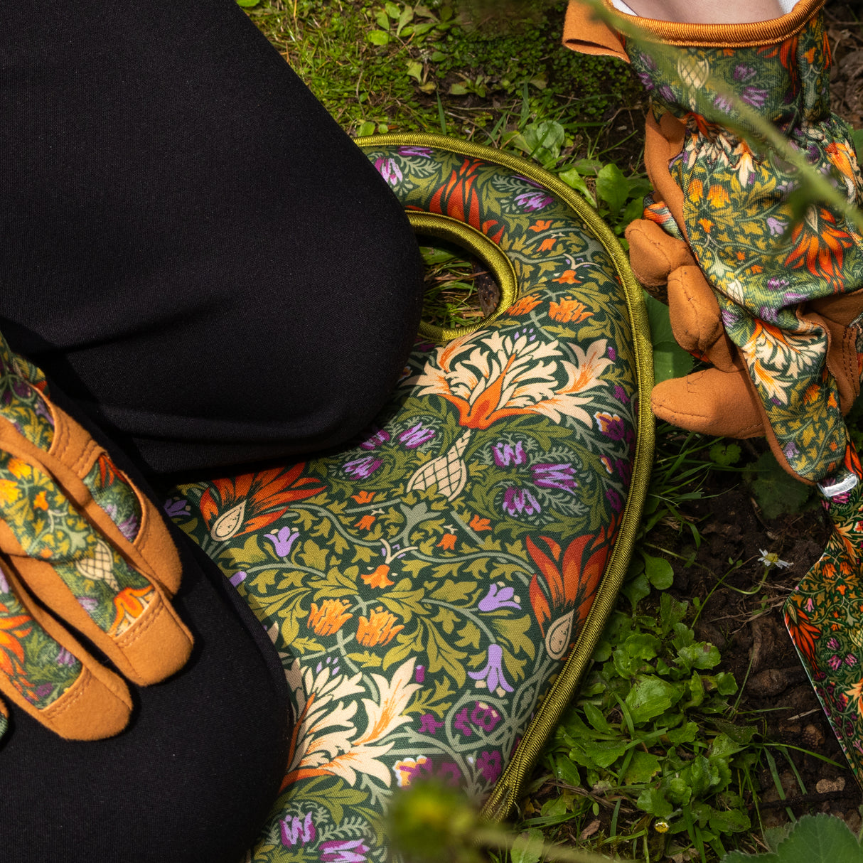 Orange Grove Garden Kneeler - William Morris Design - Padded Memory Foam