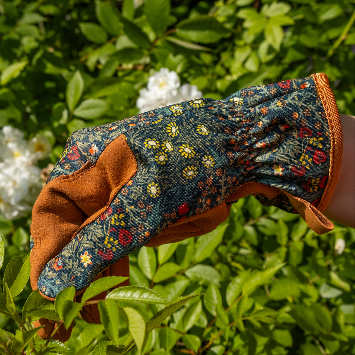 Orange Grove Gardening Gloves - Women's One Size – William Morris Blackthorn Design