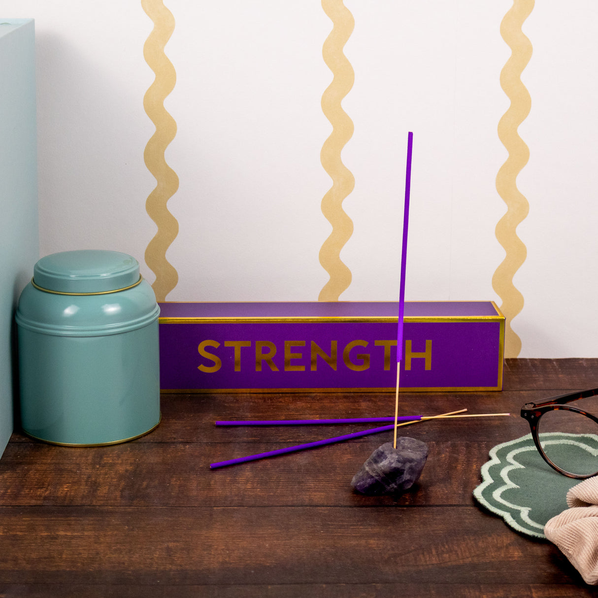 Strength Incense and Crystal Holder - Lavender & Eucalyptus Scent with Amethyst Crystal