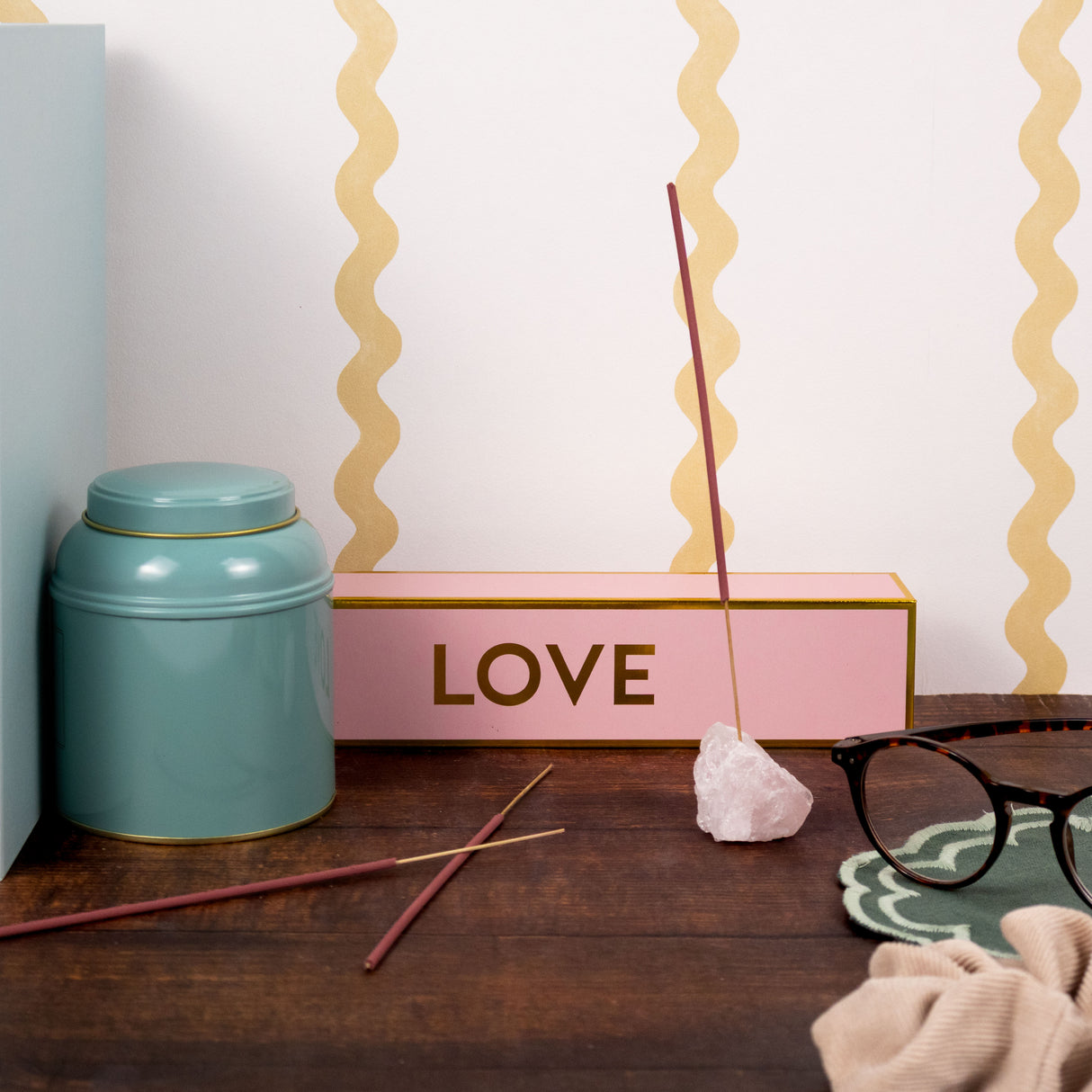 Love Incense and Crystal Holder - Rose & Patchouli Scent with Rose Quartz Crystal