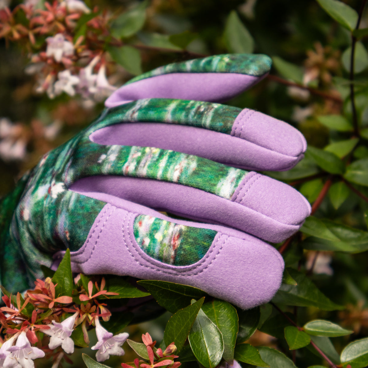 Outdoor Gardening Gloves - Monet's The Japanese Footbridge Design