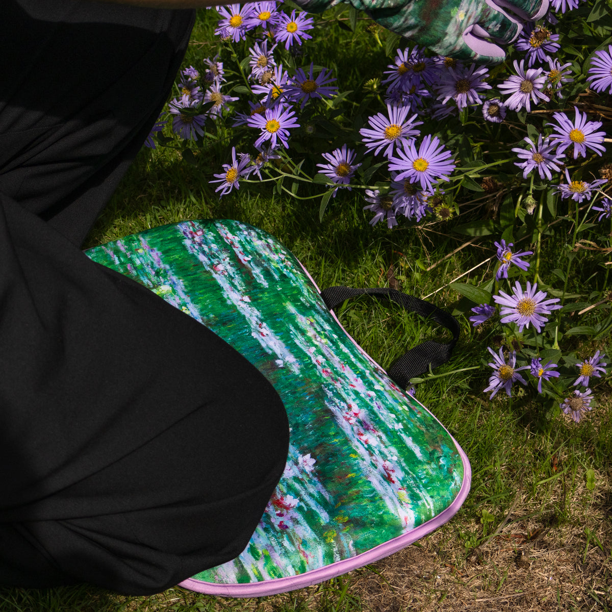 Memory Foam Garden Kneeler - Monet's The Japanese Footbridge Design