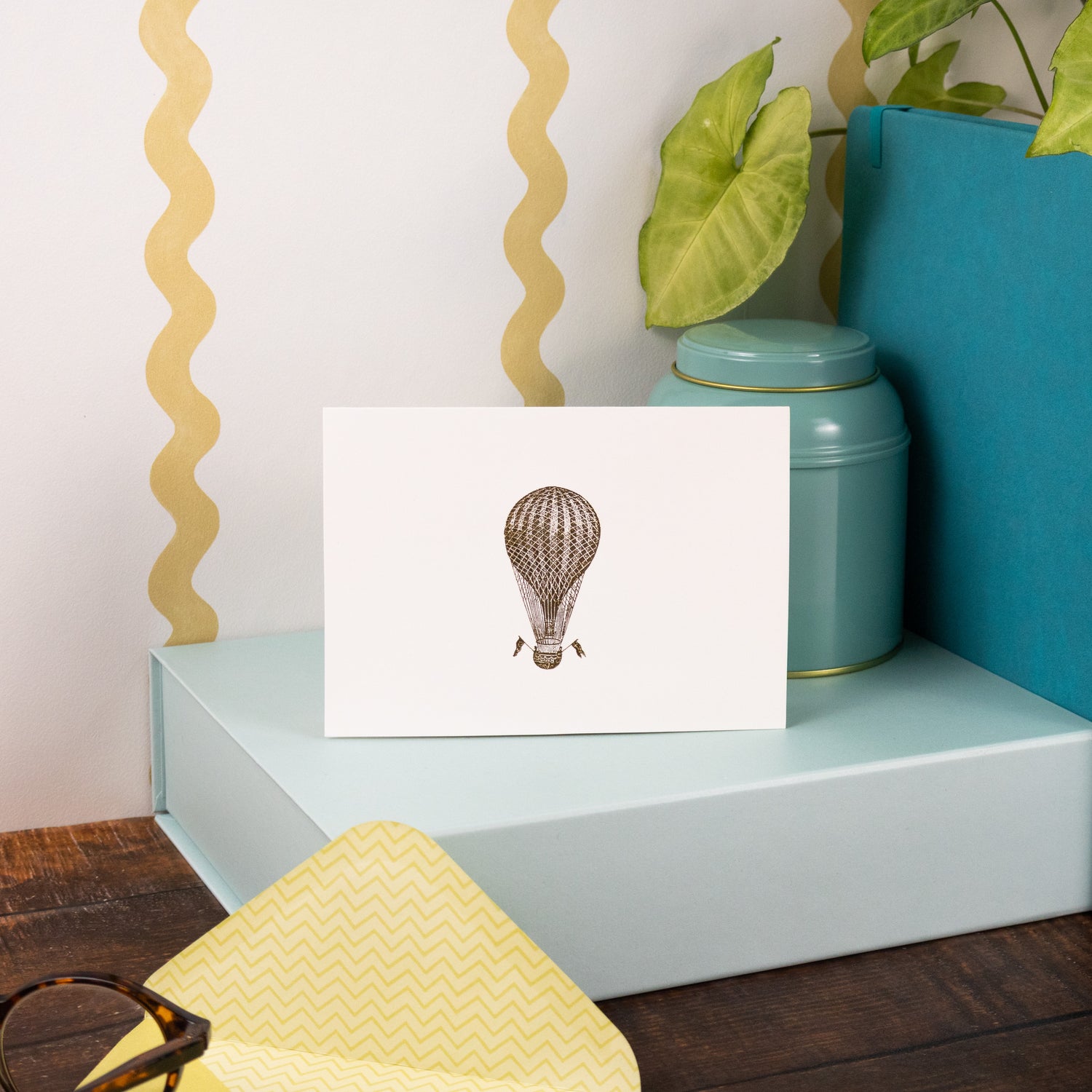 12 Notecards and Envelopes in Gift Box - Hot Air Balloon Design