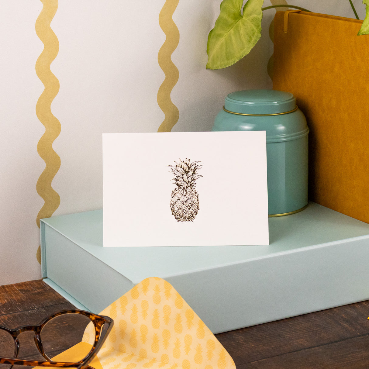 12 Notecards and Envelopes in Gift Box - Pineapple Design