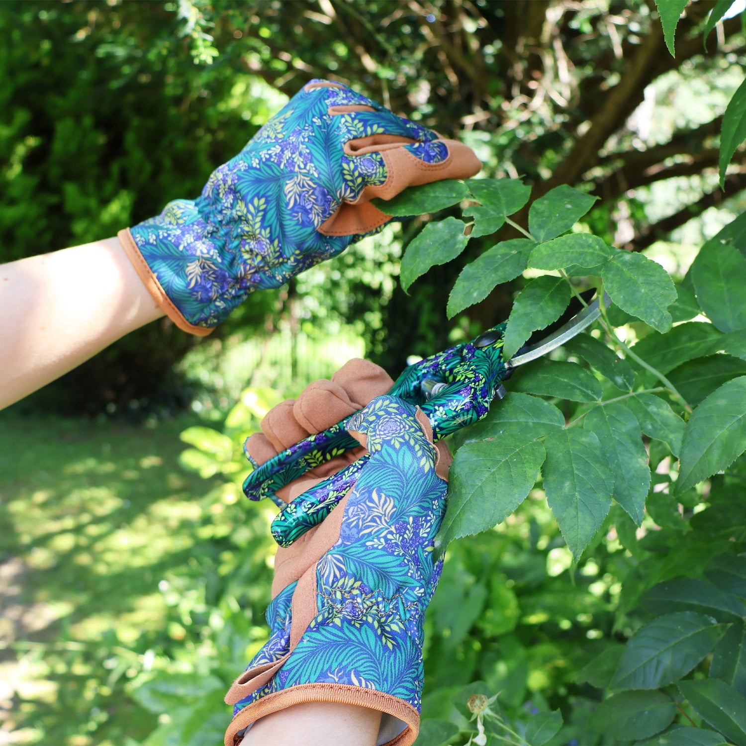 Orange Grove Outdoor Gardening Gloves - William Morris Design