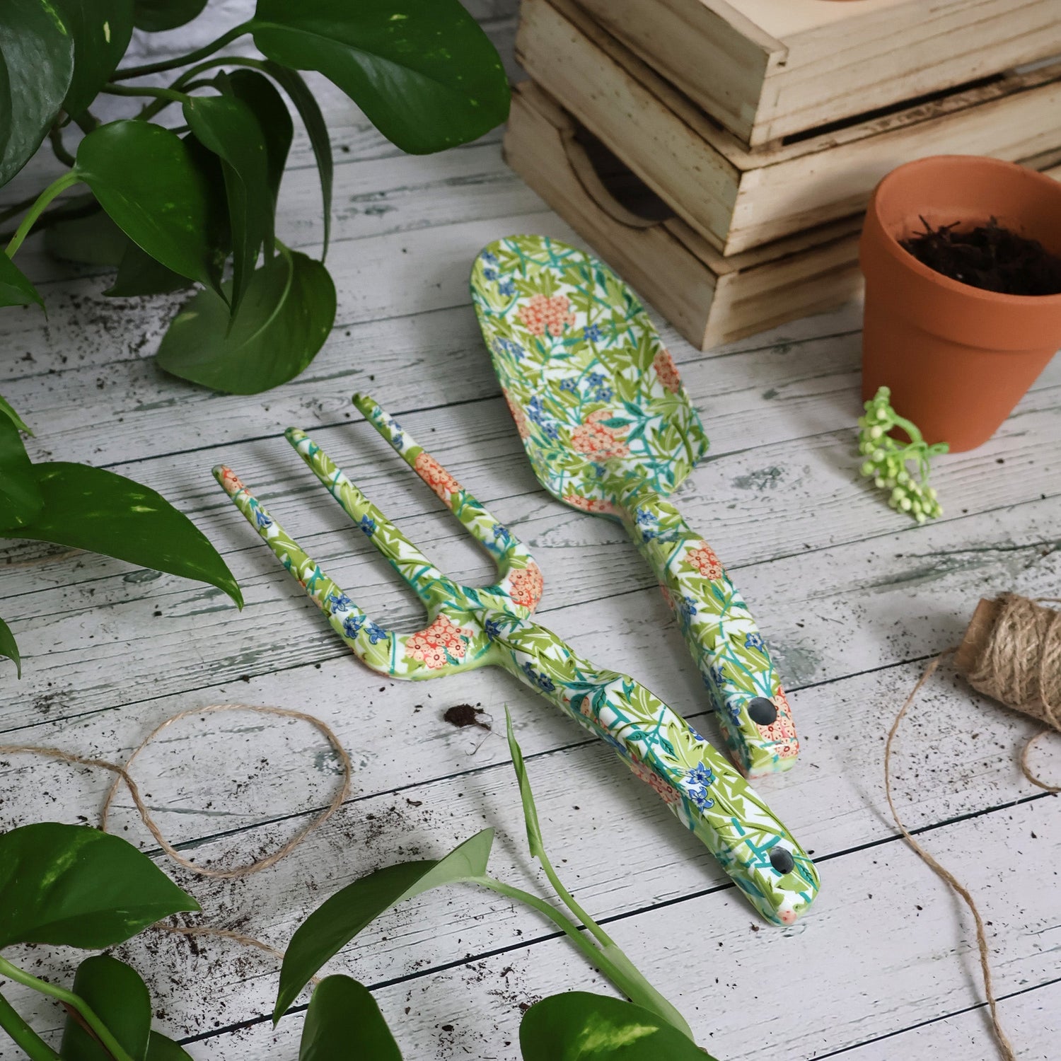 Orange Grove Fork and Trowel Garden Tool Set - William Morris Jasmine Design