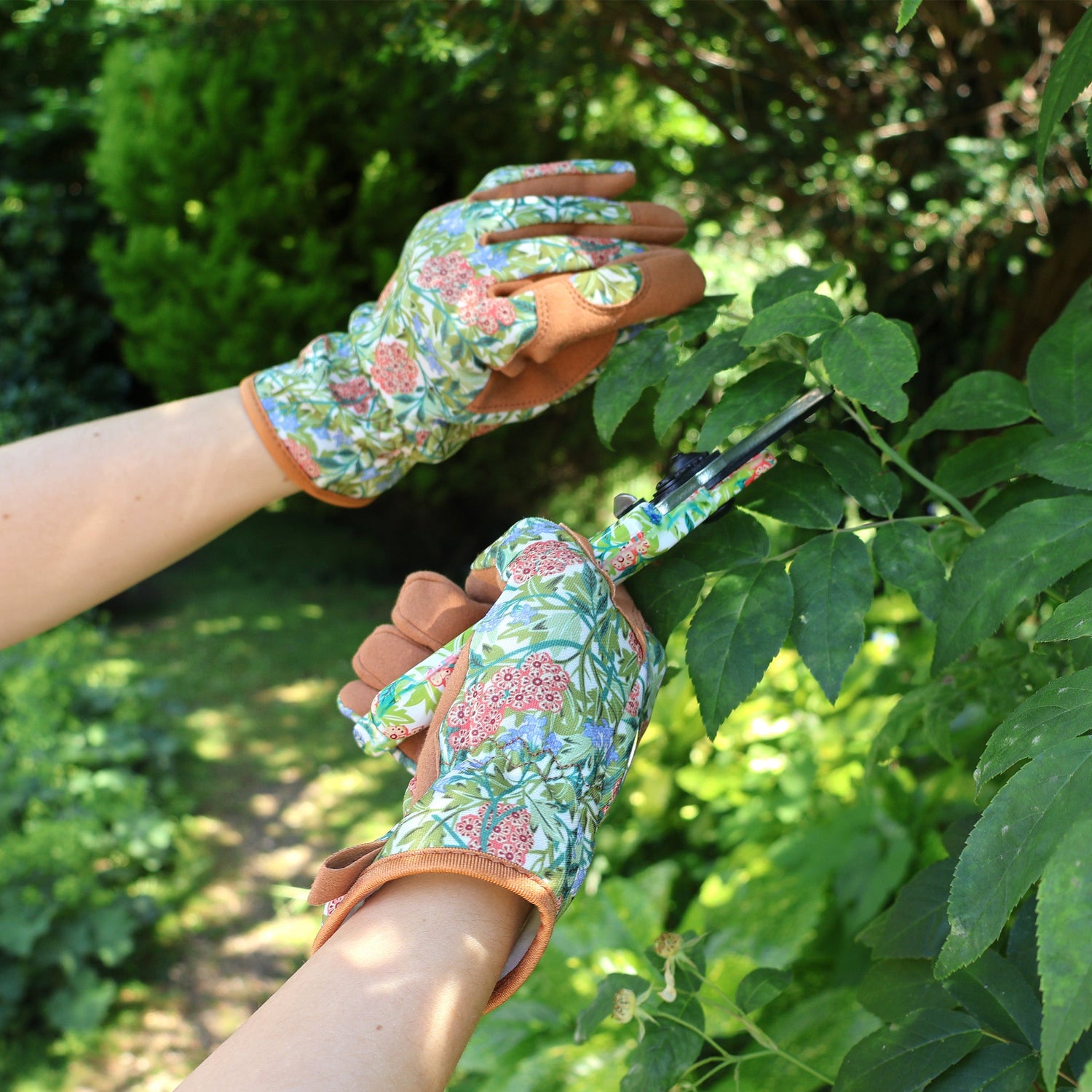 Orange Grove Outdoor Gardening Gloves - William Morris Design