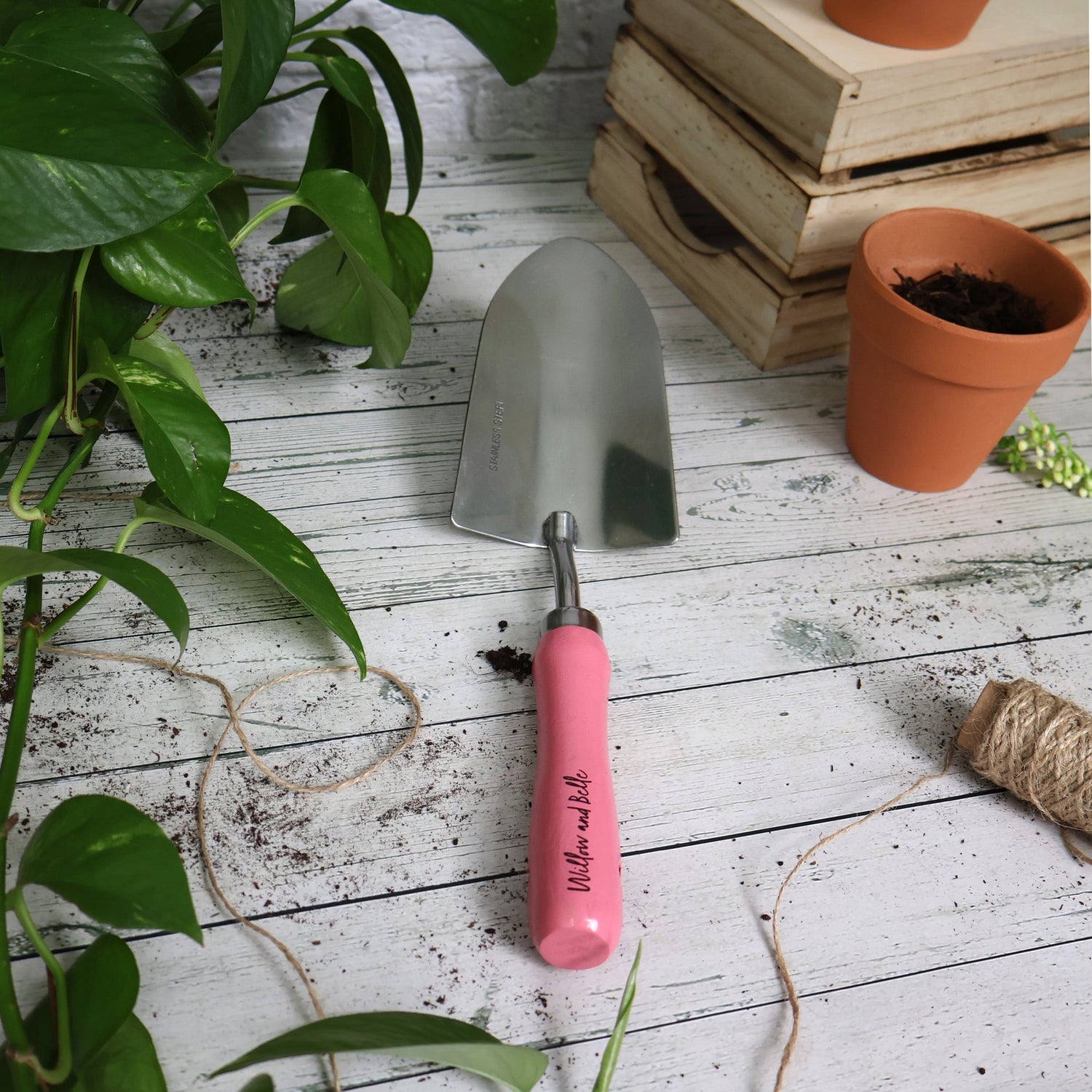 Willow and Belle Garden Trowel – Stainless Steel with Wooden Handle