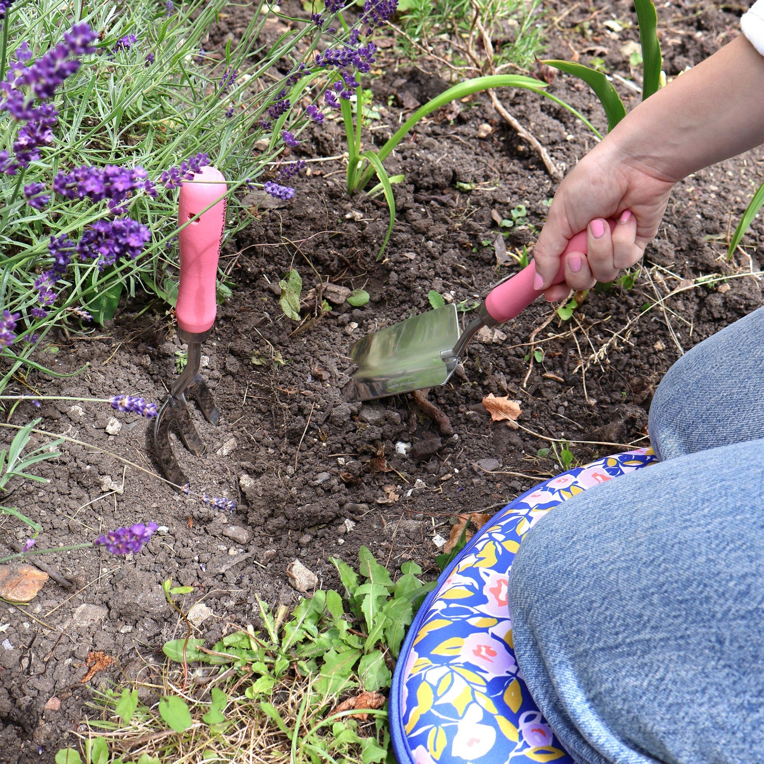 Willow and Belle Garden Trowel – Stainless Steel with Wooden Handle