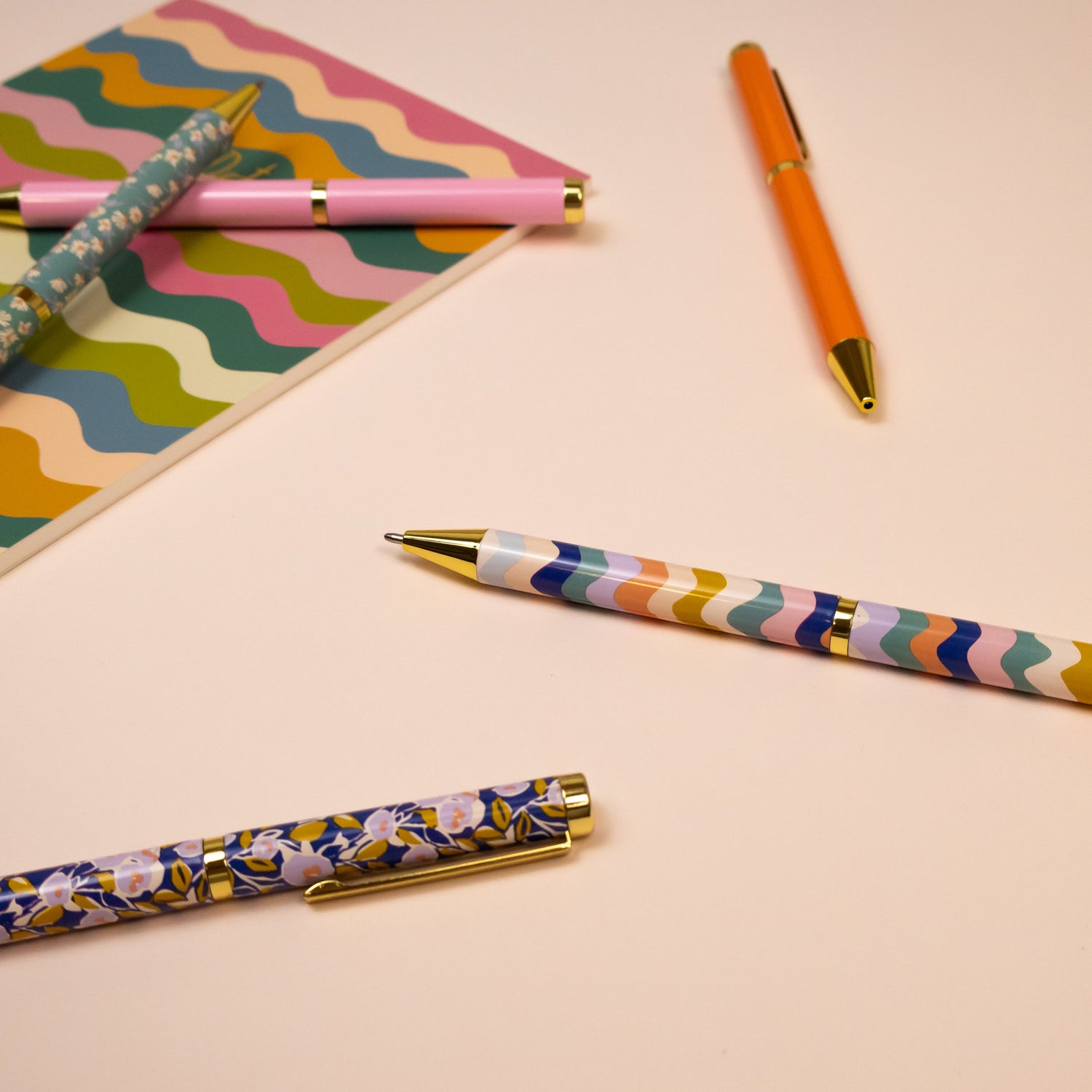 Willow and Belle Mixed Design Ballpoint Pens in Gift Box – Set of 5 Pens