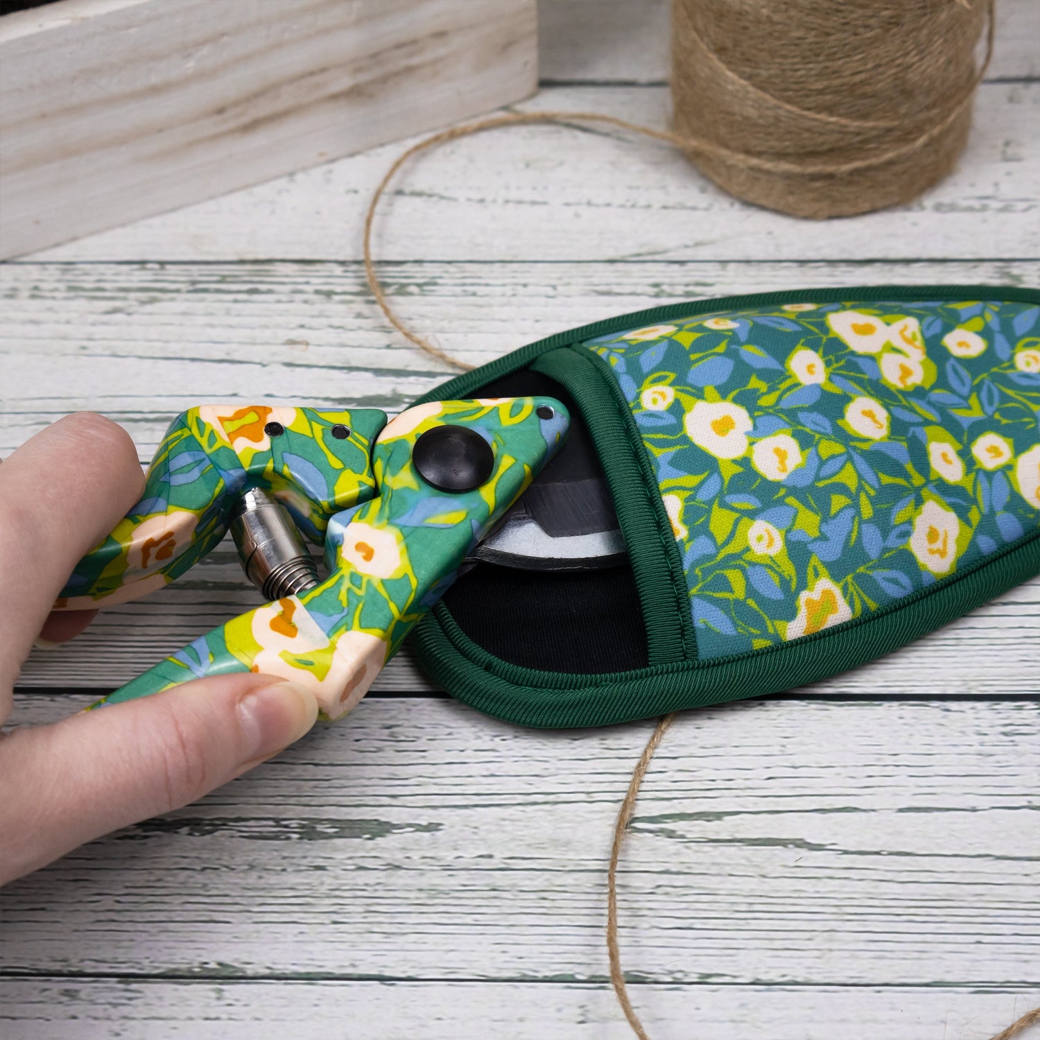 Willow and Belle Secateurs With Pouch – Abstract Floral Design