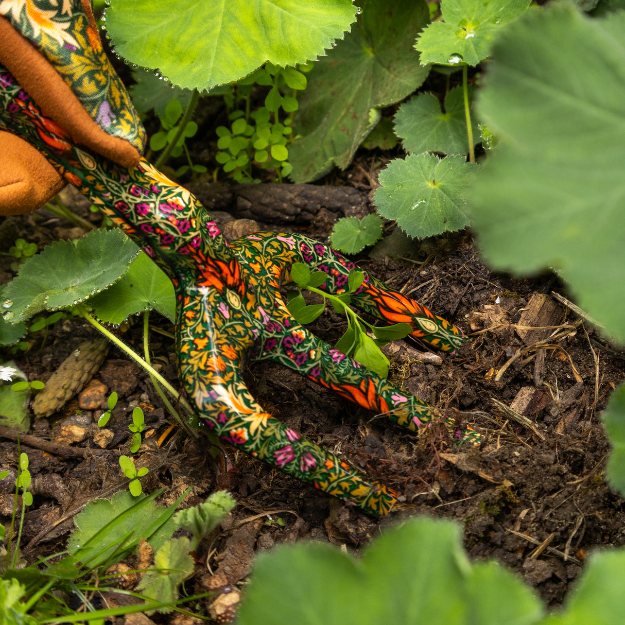 Orange Grove Fork, Trowel and Secateurs Garden Tool Set - William Morris Snakeshead Design