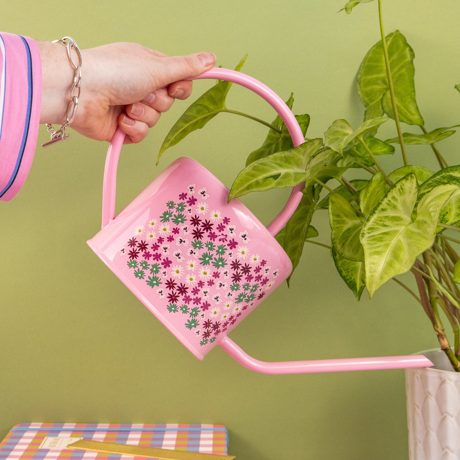 Willow and Belle Watering Can – Ditsy Mix Design