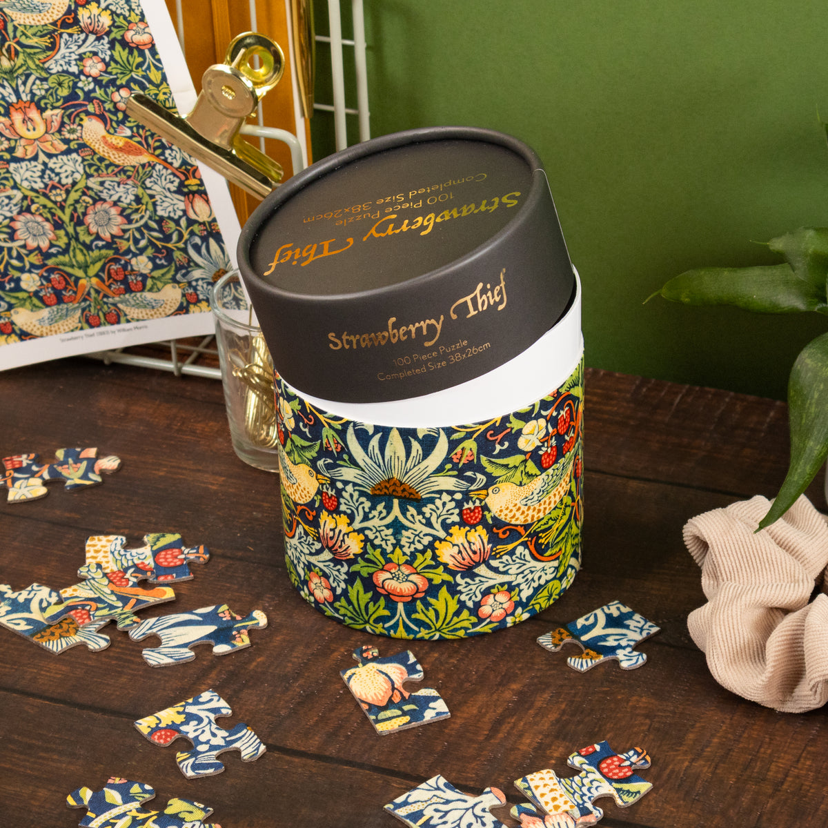 William Morris 'Strawberry Thief' Jigsaw - 100 Piece Puzzle in a Gift-Ready Tube