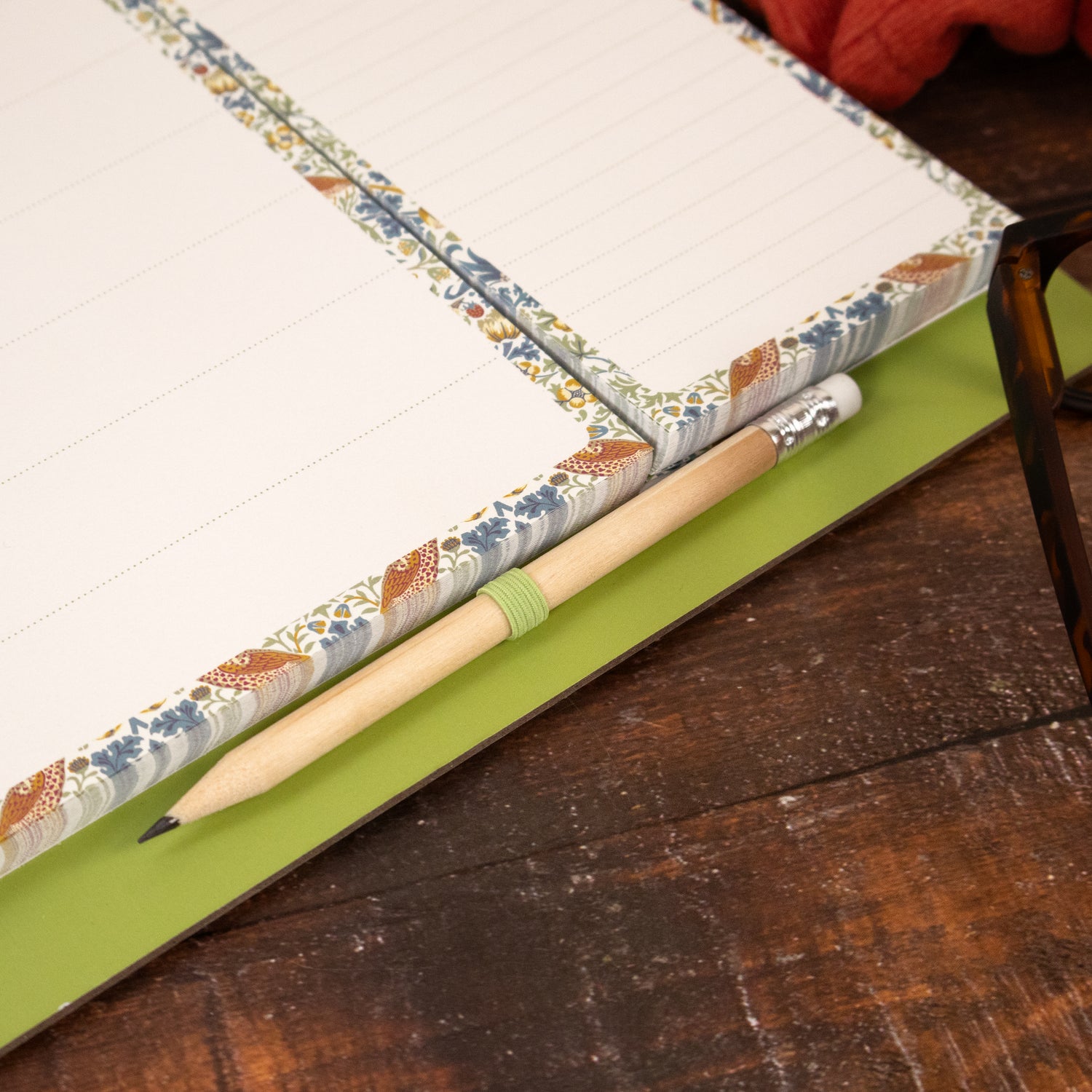 Magnetic Weekly Planner - William Morris Strawberry Thief Design